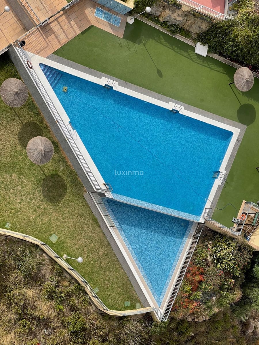 2 bedroom Apartment for sale in Benidorm with pool garage - € 329,000 (Ref: 9499580)