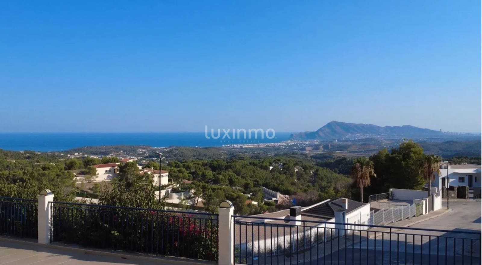 3 bedroom Villa for sale in Altea with pool garage - € 775,000 (Ref: 9499598)