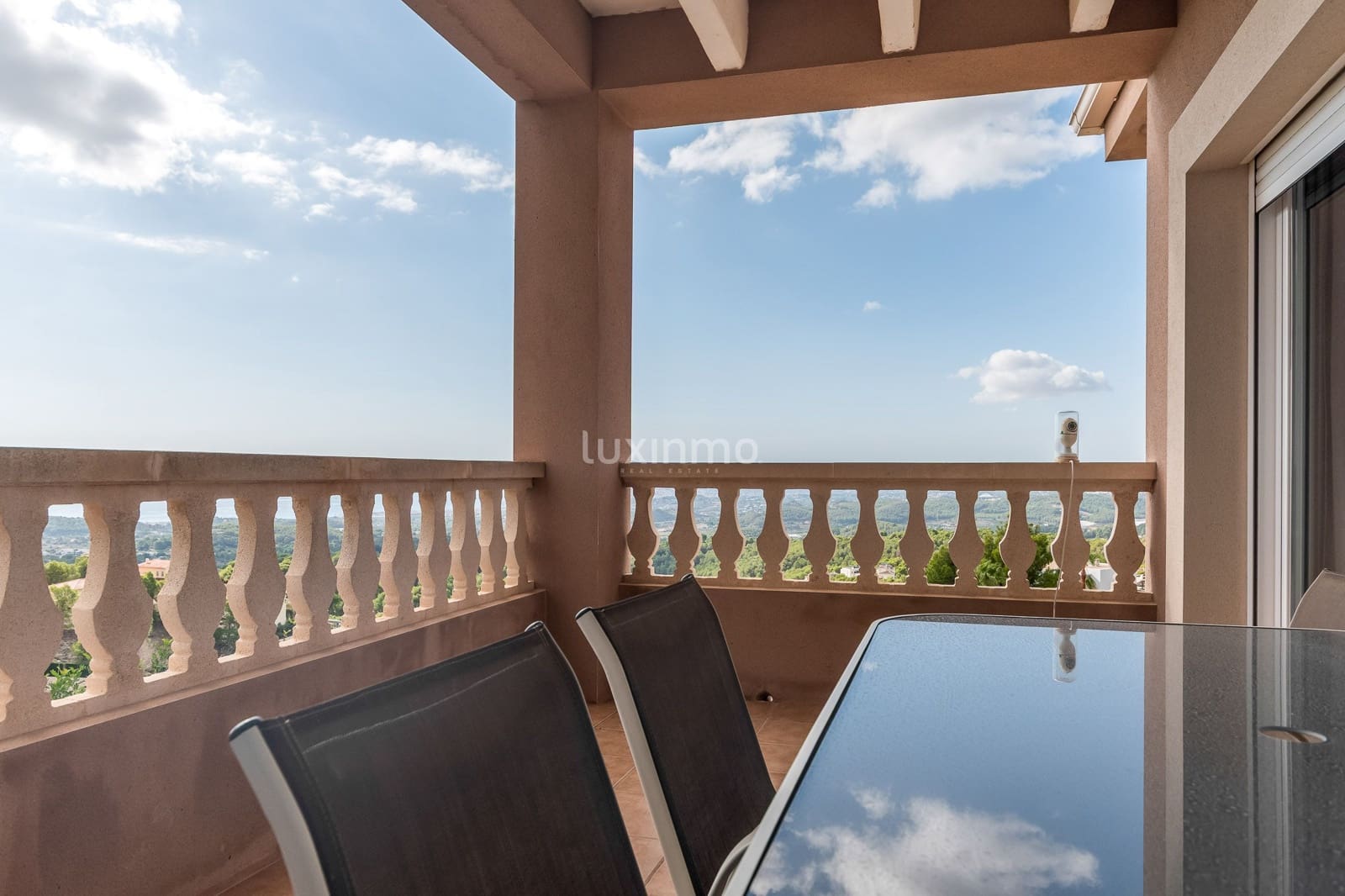 3 bedroom Villa for sale in Altea with pool garage - € 775,000 (Ref: 9499598)