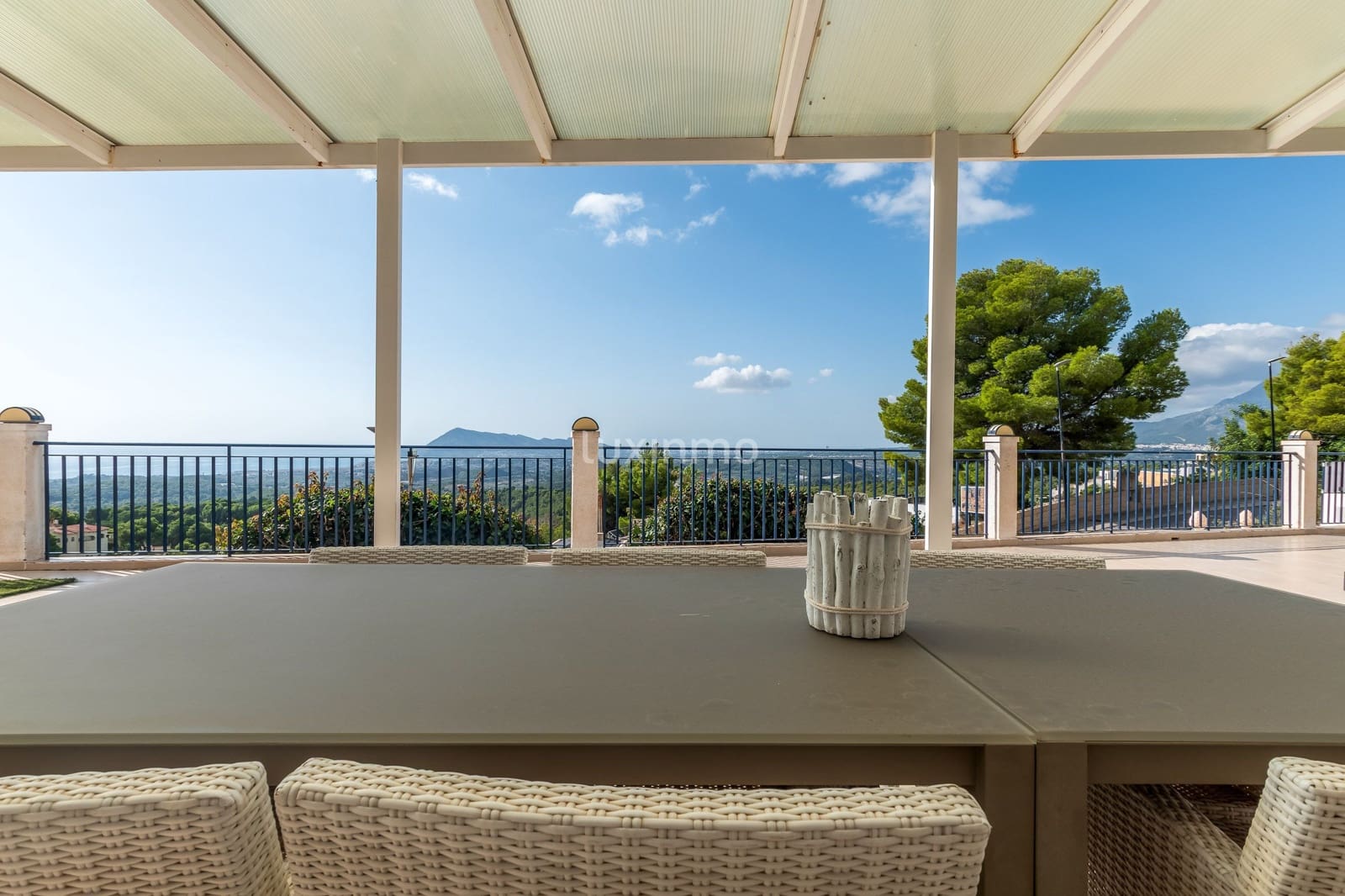 3 bedroom Villa for sale in Altea with pool garage - € 775,000 (Ref: 9499598)