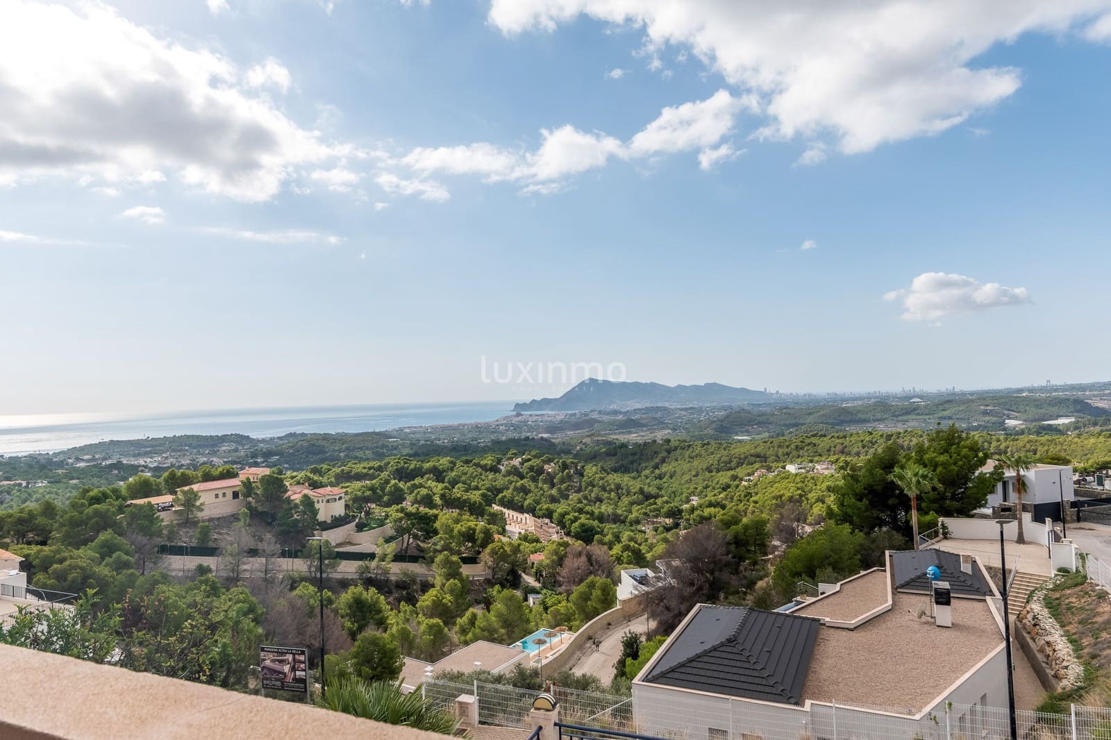 3 bedroom Villa for sale in Altea with pool garage - € 775,000 (Ref: 9499598)