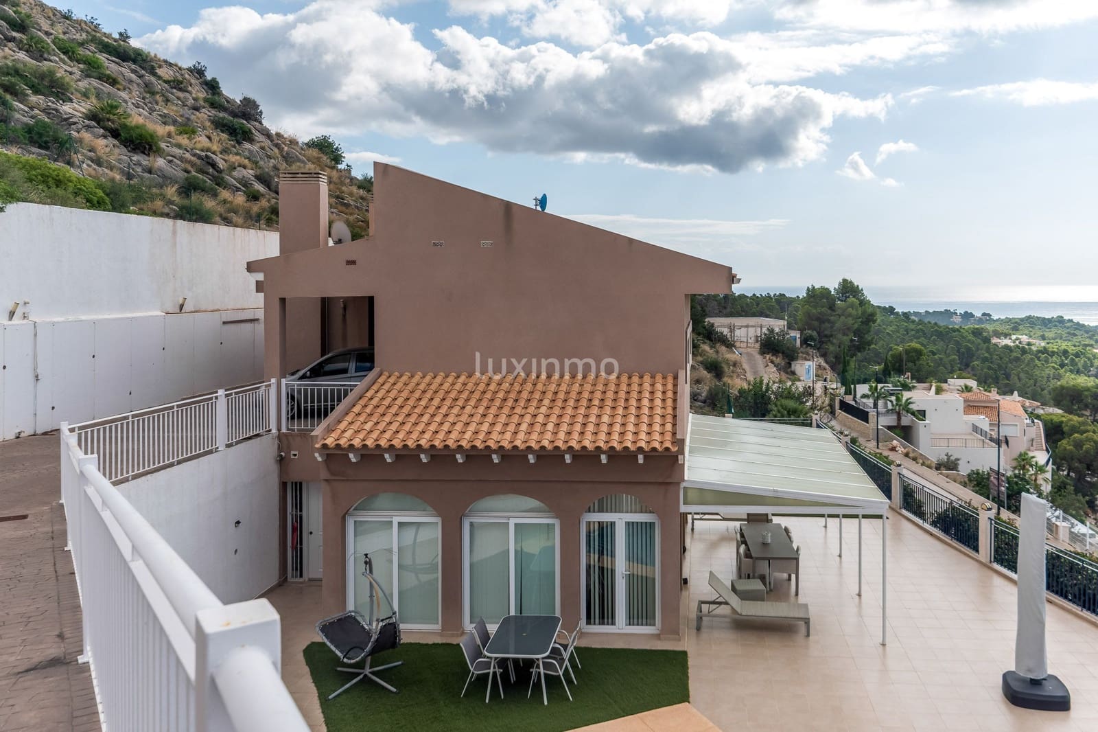 3 bedroom Villa for sale in Altea with pool garage - € 775,000 (Ref: 9499598)