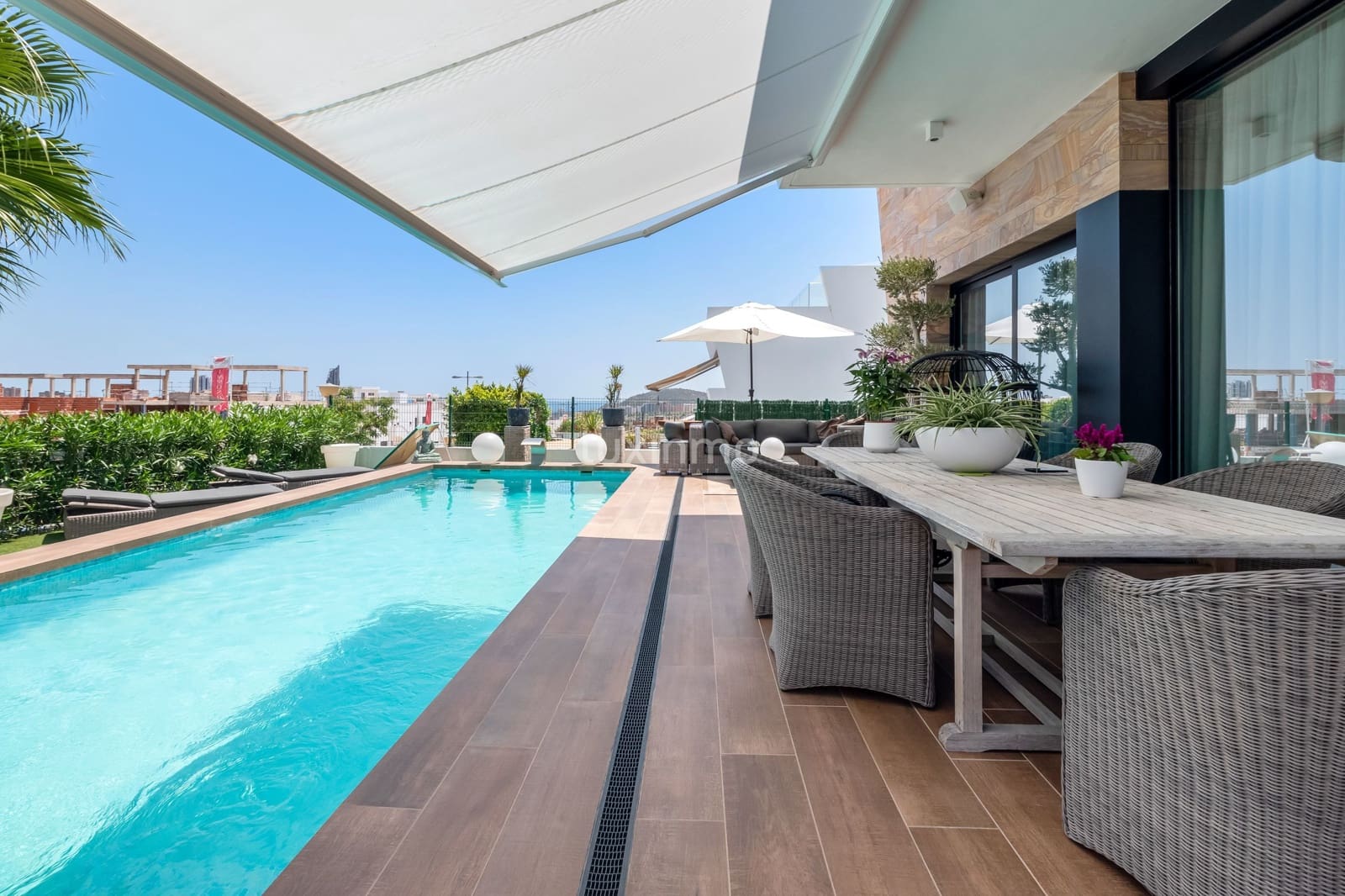 2 bedroom Villa for sale in Finestrat with pool garage - € 680,000 (Ref: 9499615)