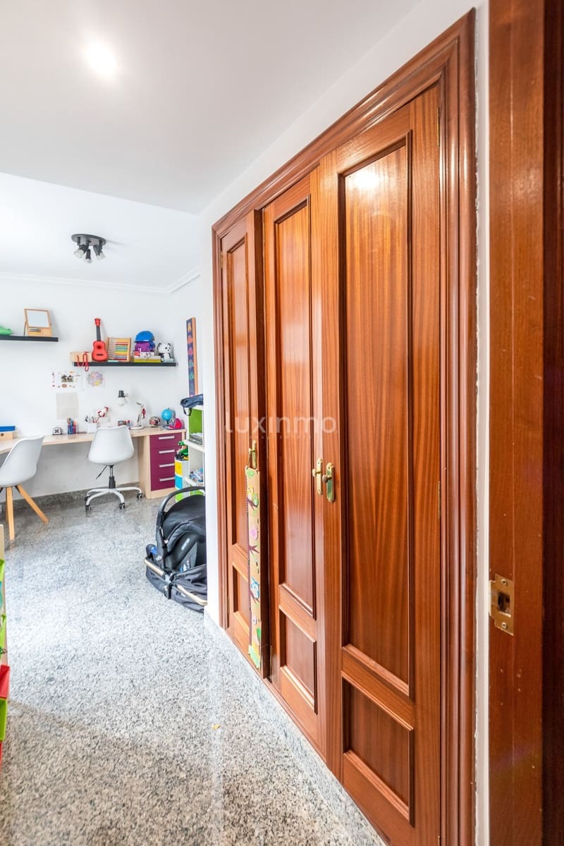 5 bedroom Villa for sale in Alfaz del Pi / L'Alfas del Pi with pool - € 540,000 (Ref: 9501009)