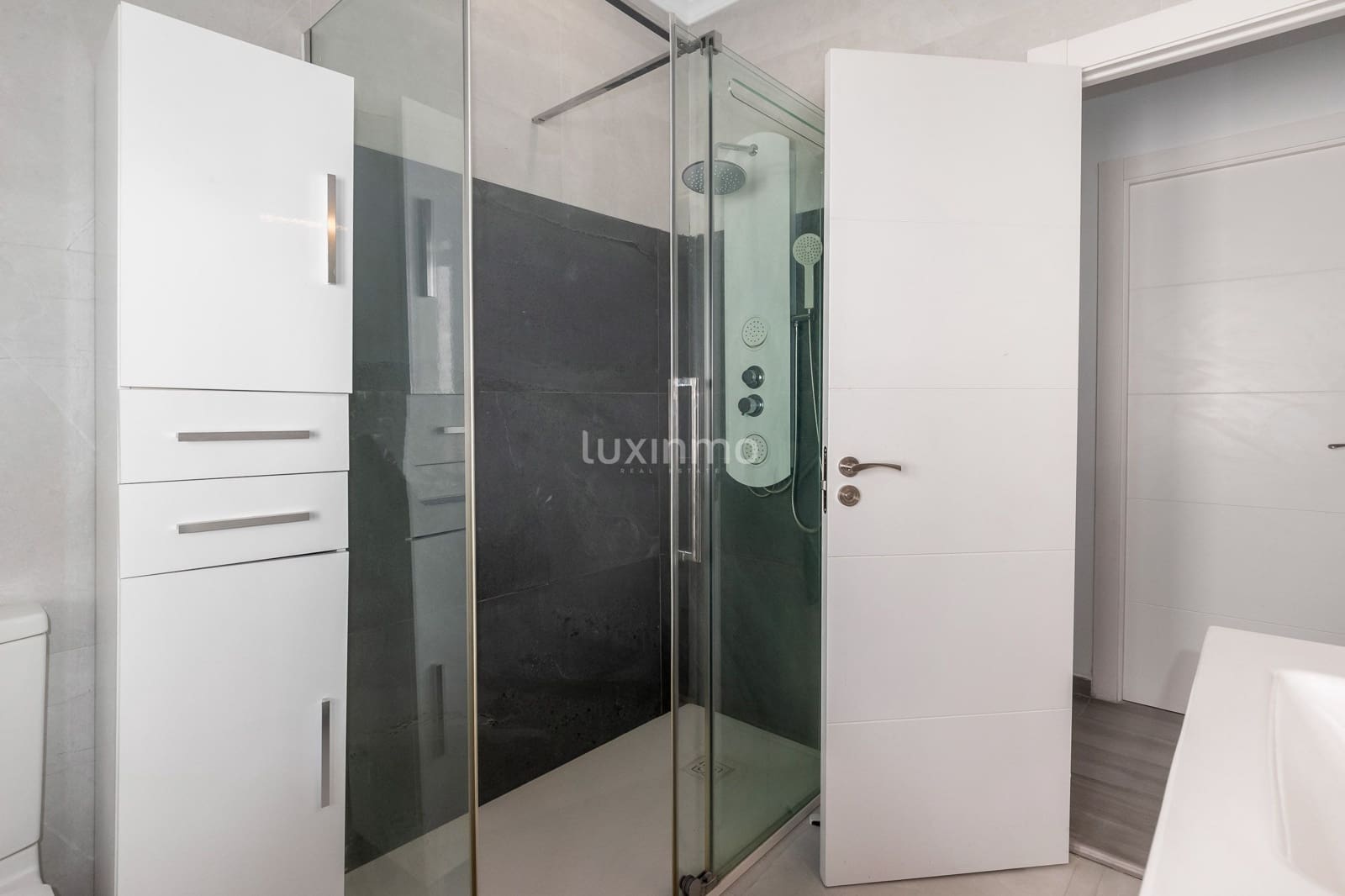 4 bedroom Villa for sale in Altea with pool garage - € 645,000 (Ref: 9501018)