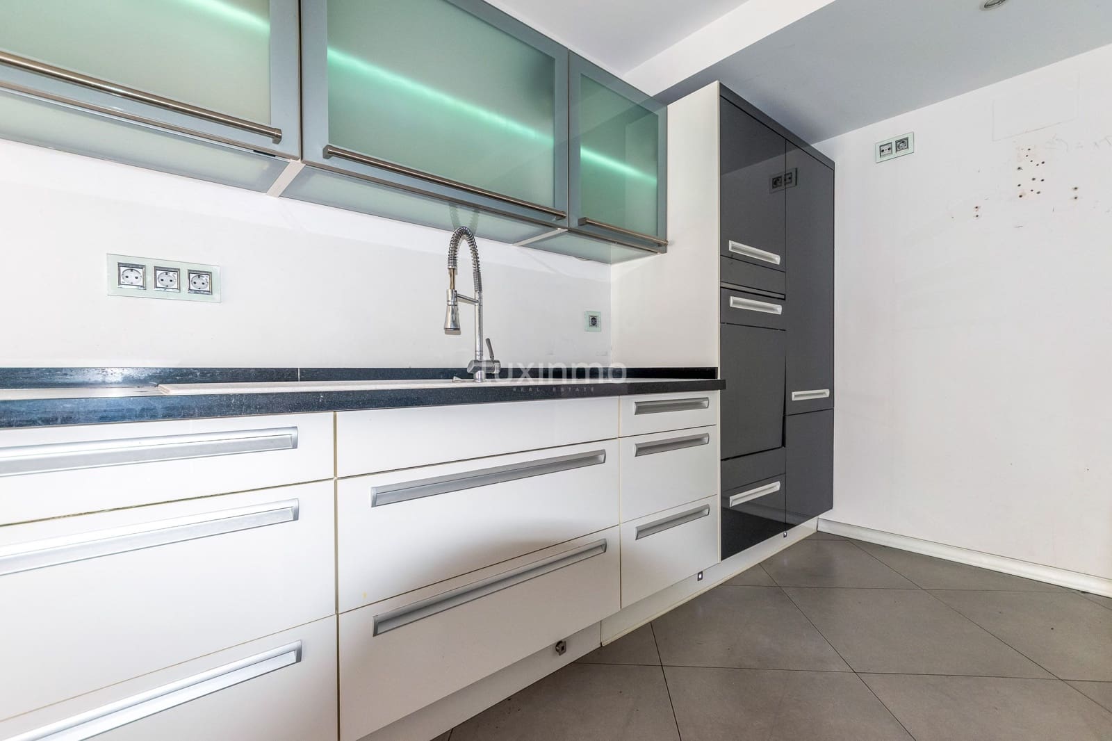 Chalet de 4 habitaciones en La Nucia en venta con garaje - 950.000 € (Ref: 9503753)