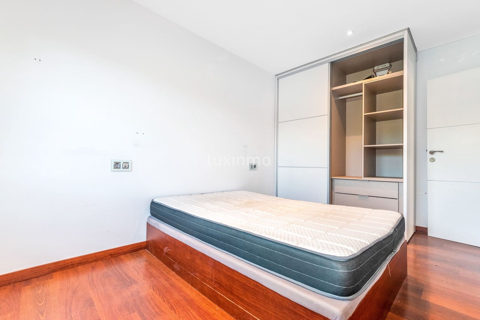 Chalet de 4 habitaciones en La Nucia en venta con garaje - 950.000 € (Ref: 9503753)