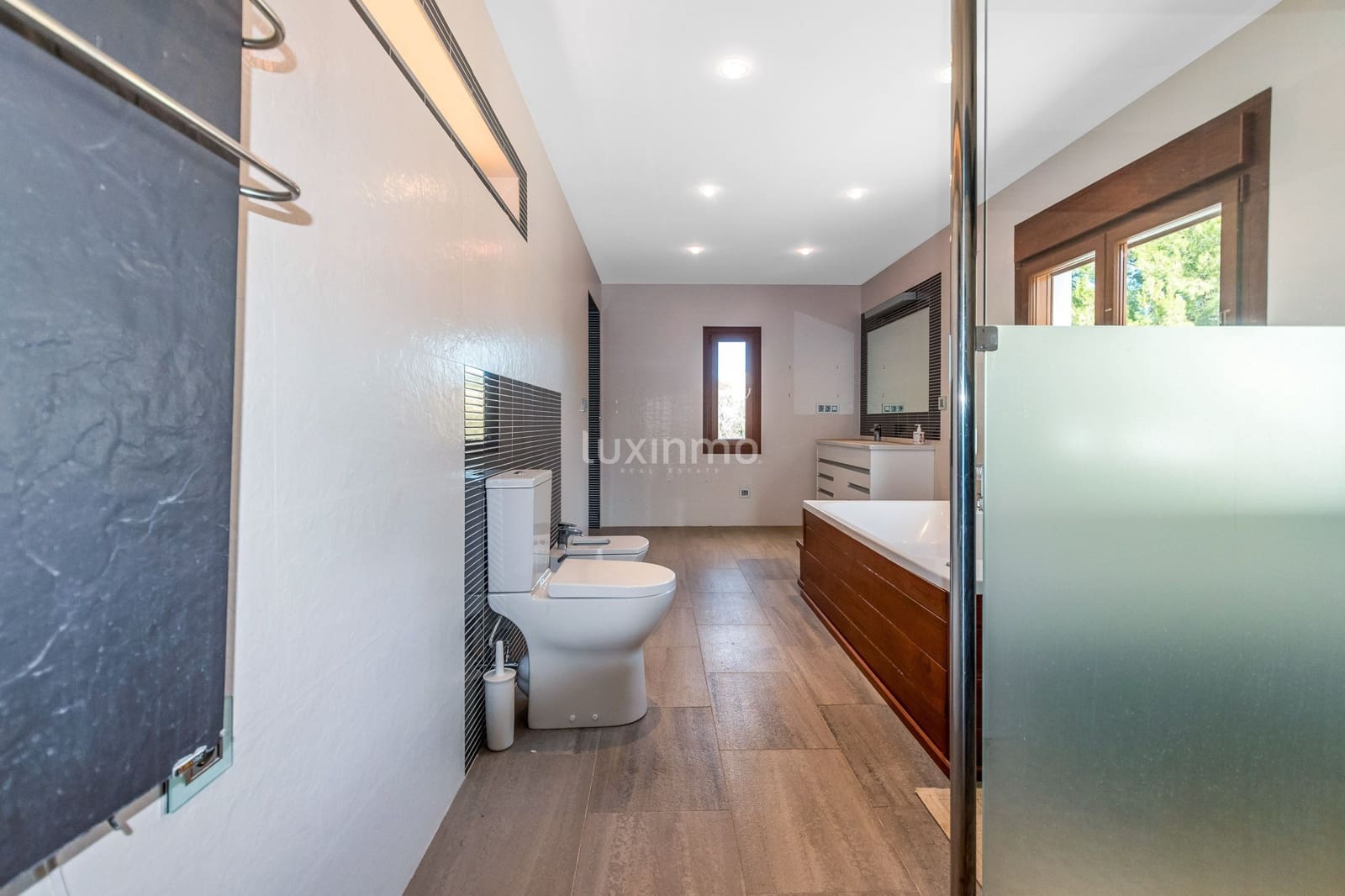 Chalet de 4 habitaciones en La Nucia en venta con garaje - 950.000 € (Ref: 9503753)