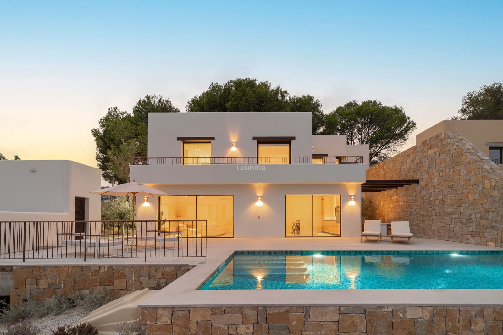 4 soveværelse Villa til salg i Moraira med swimmingpool garage - € 1.690.000 (Ref: 9504709)