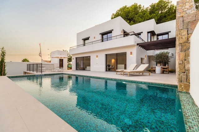 3 soverom Villa til salgs i Moraira, Teulada-Moraira med svømmebasseng garasje - € 1 750 000 (Ref: 9504711)