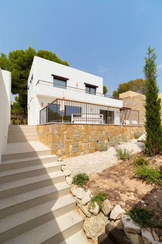 3 makuuhuone Huvila myytävänä paikassa Moraira, Teulada-Moraira mukana uima-altaan 
autotalli - 1 690 000 € (Ref: 9504712)