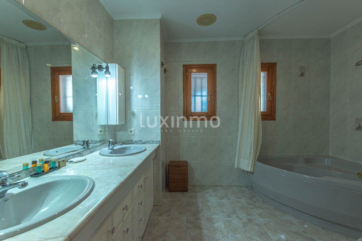 3 bedroom Villa for sale in Calpe / Calp with pool garage - € 850,000 (Ref: 9508164)