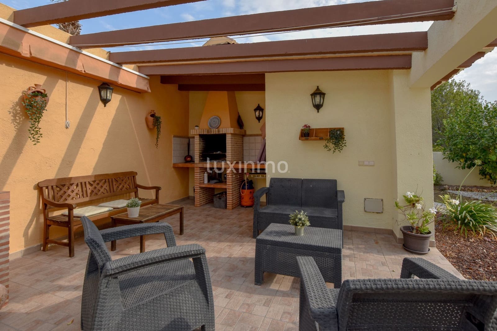4 bedroom Villa for sale in Calpe / Calp with pool garage - € 790,000 (Ref: 9508174)