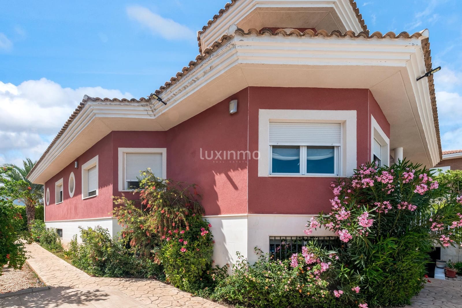 4 bedroom Villa for sale in La Nucia with pool garage - € 825,000 (Ref: 9508188)