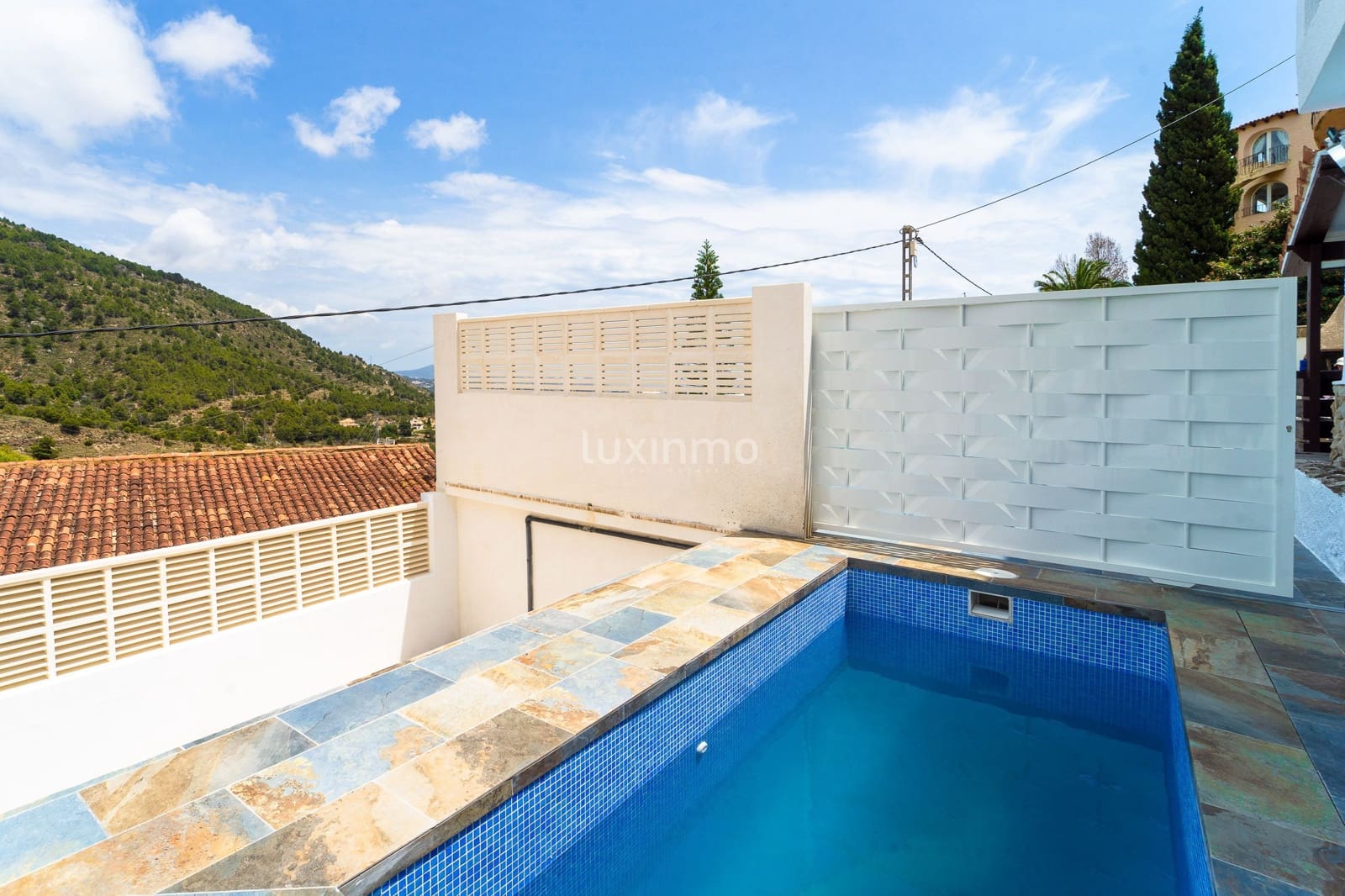 6 bedroom Villa for sale in Calpe / Calp with pool garage - € 950,000 (Ref: 9508189)