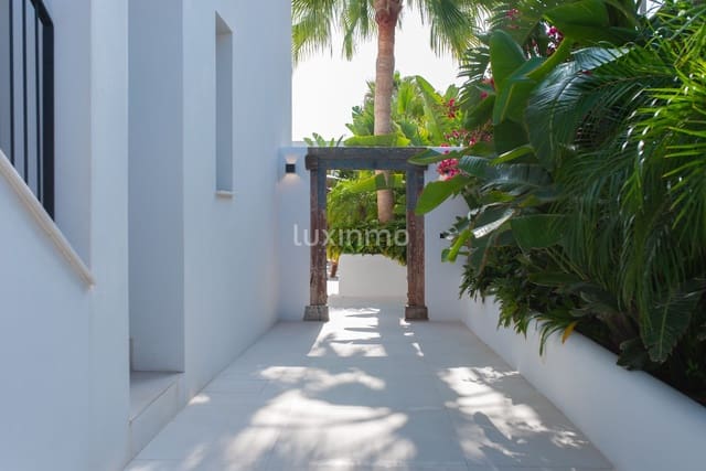 4 bedroom Villa for sale in San Jose / Sant Josep de Sa Talaia with pool garage - € 2,950,000 (Ref: 9511321)