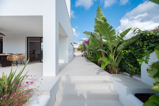 4 bedroom Villa for sale in San Jose / Sant Josep de Sa Talaia with pool garage - € 2,950,000 (Ref: 9511321)