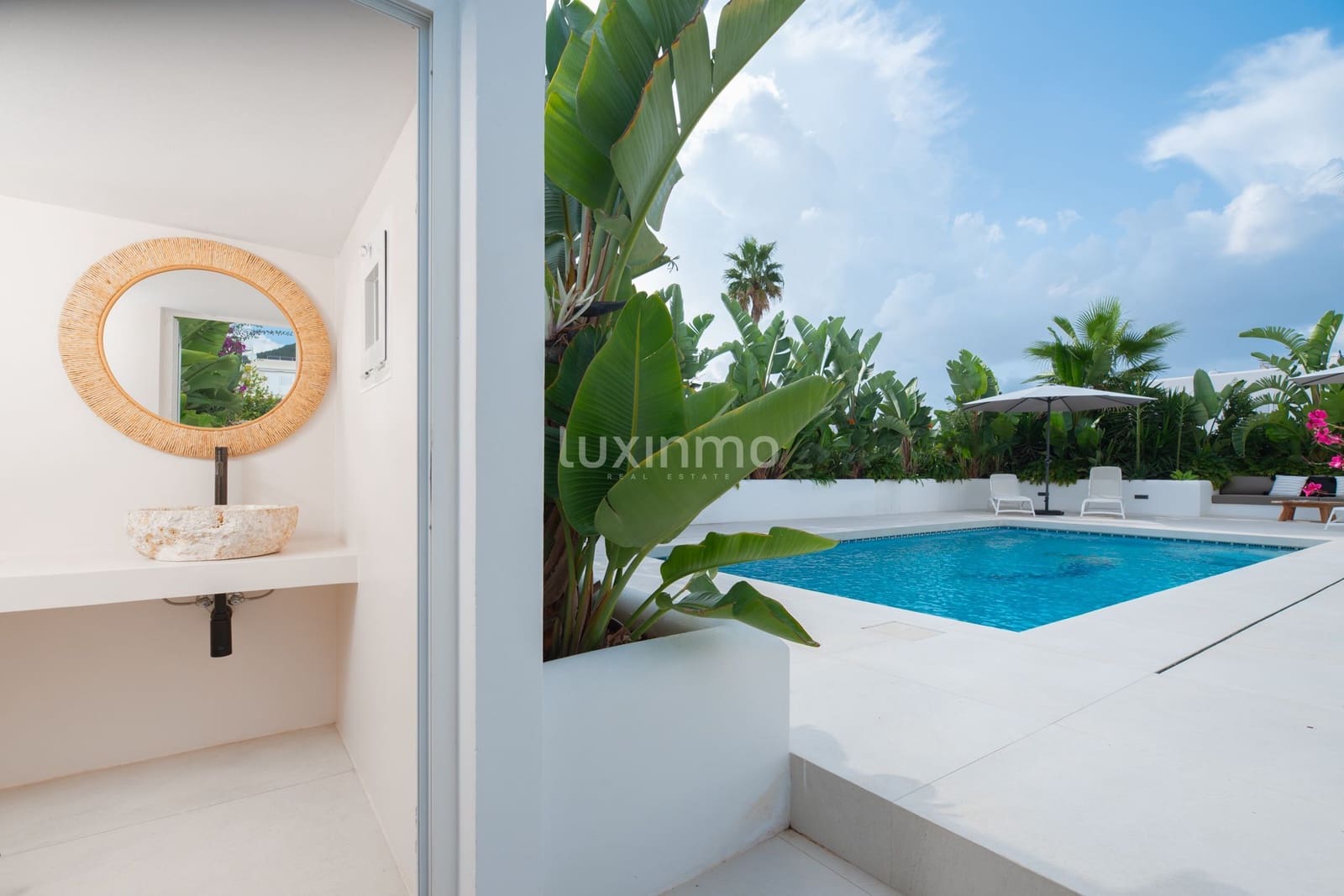 4 bedroom Villa for sale in San Jose / Sant Josep de Sa Talaia with pool garage - € 2,950,000 (Ref: 9511321)