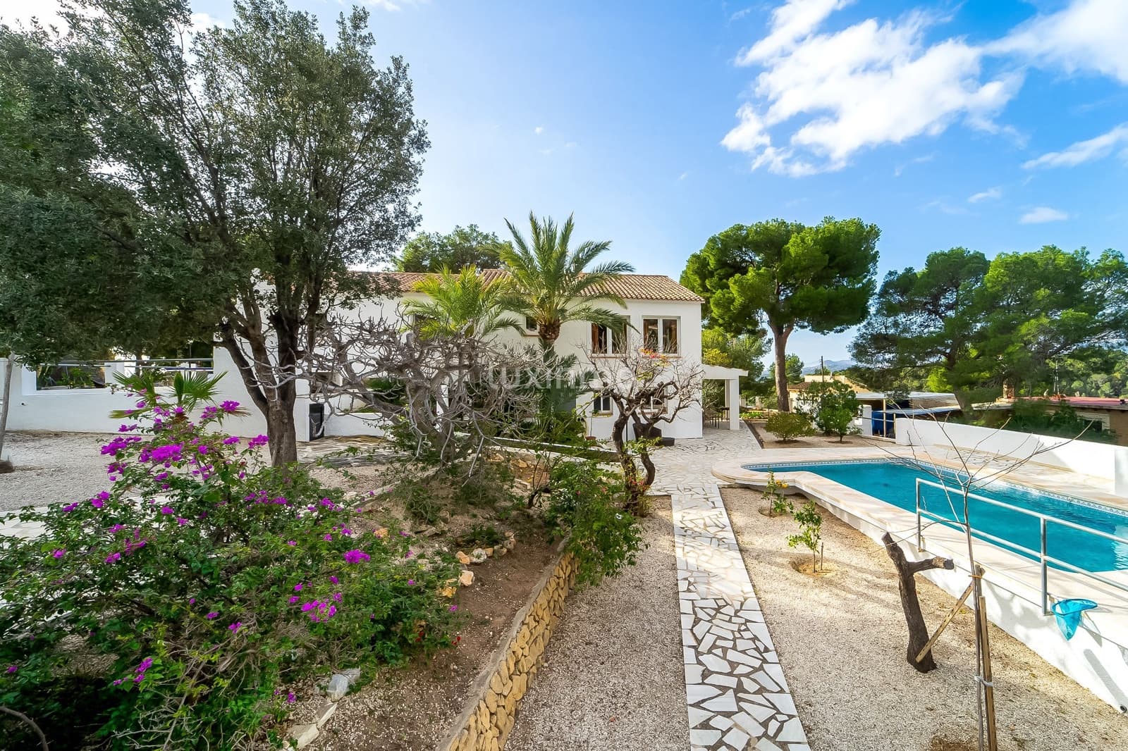 6 bedroom Villa for sale in Altea with pool garage - € 740,000 (Ref: 9511881)