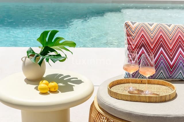 5 soverom Villa til salgs i Santa Eulalia / Santa Eularia med svømmebasseng garasje - € 5 900 000 (Ref: 9517932)