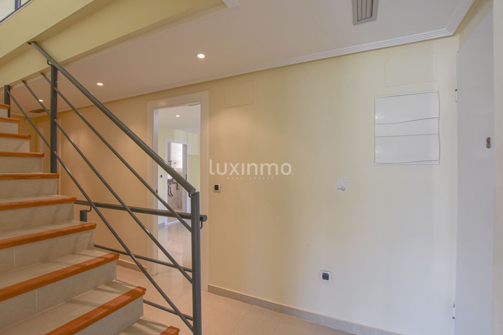 5 soveværelse Rækkehus til salg i Altea med swimmingpool garage - € 540.000 (Ref: 9518351)