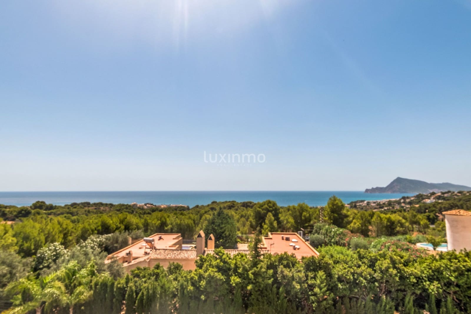 4 bedroom Villa for sale in Altea with pool garage - € 850,000 (Ref: 9520642)