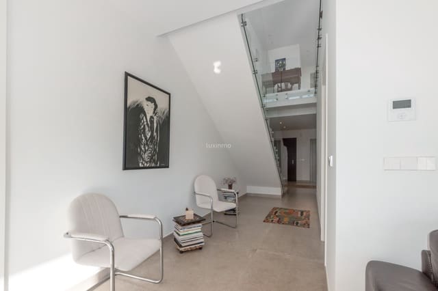 4 bedroom Villa for rent in La Nucia with pool garage - € 5,500 (Ref: 9523479)