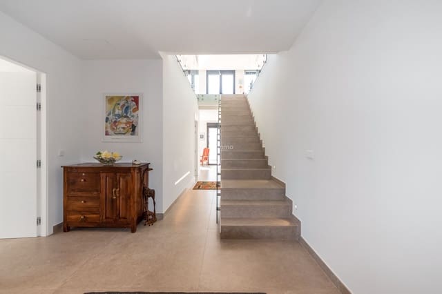 4 bedroom Villa for rent in La Nucia with pool garage - € 5,500 (Ref: 9523479)