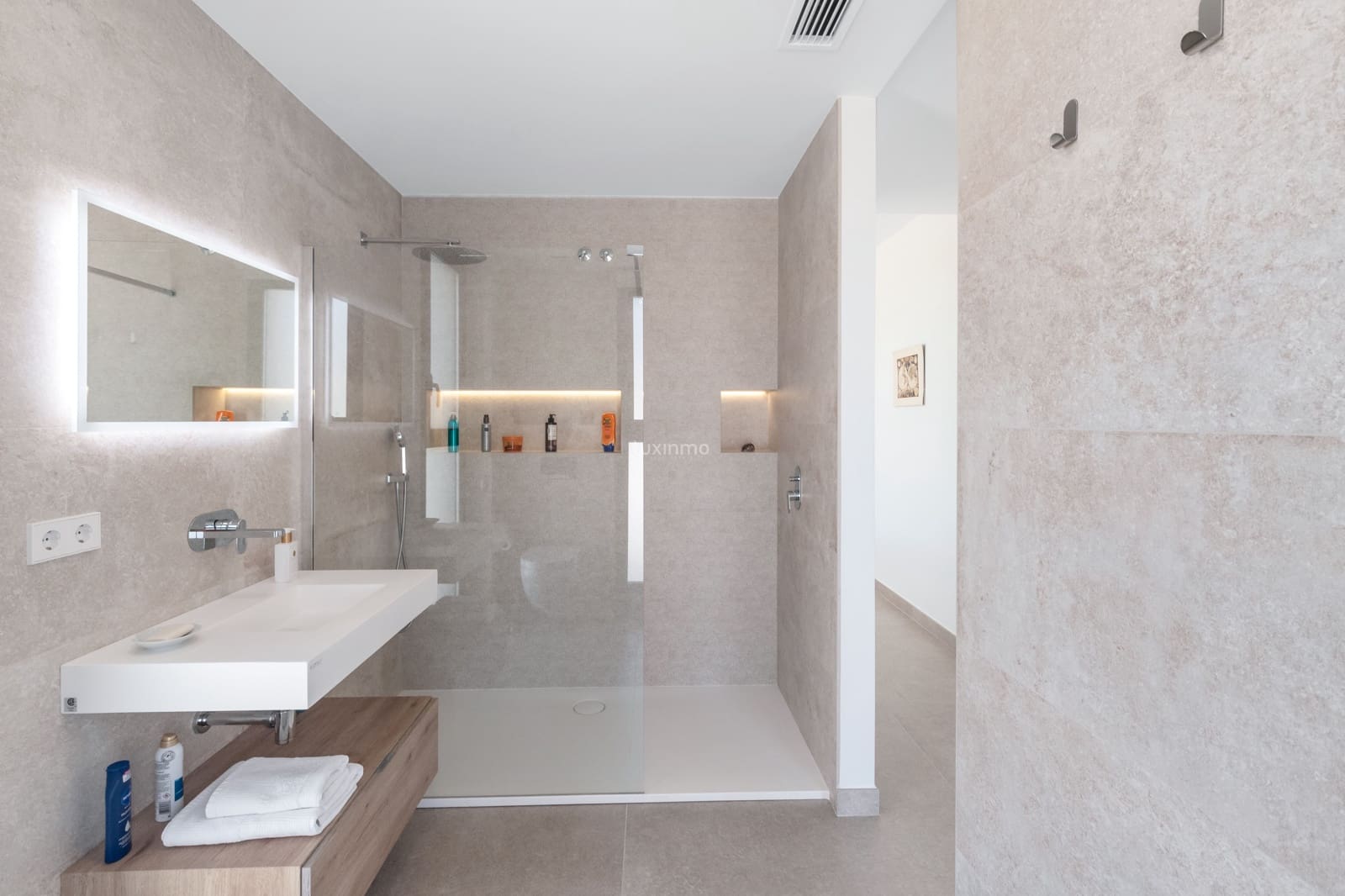 4 bedroom Villa for rent in La Nucia with pool garage - € 5,500 (Ref: 9523479)