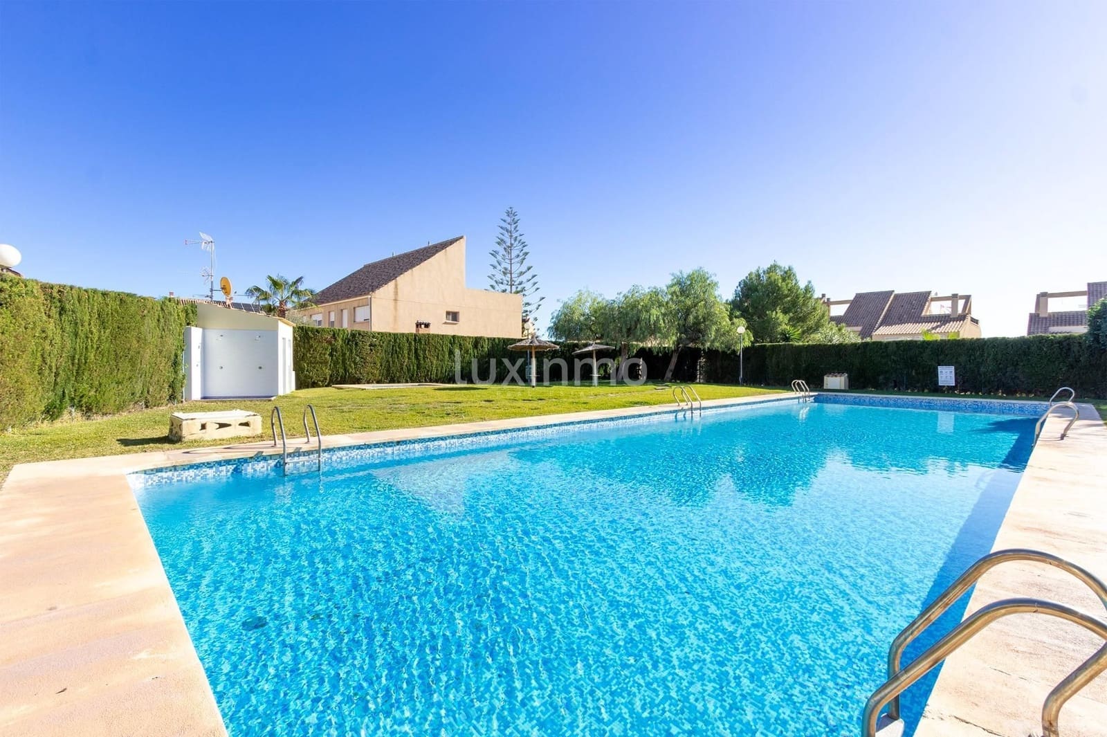 4 sypialnia Willa na sprzedaż w Muchamiel / Mutxamel z basenem garażem - 739 000 € (Ref: 9523822)