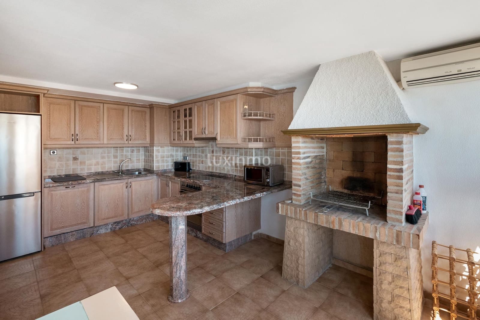 4 bedroom Apartment for sale in Benidorm with pool garage - € 799,000 (Ref: 9523838)