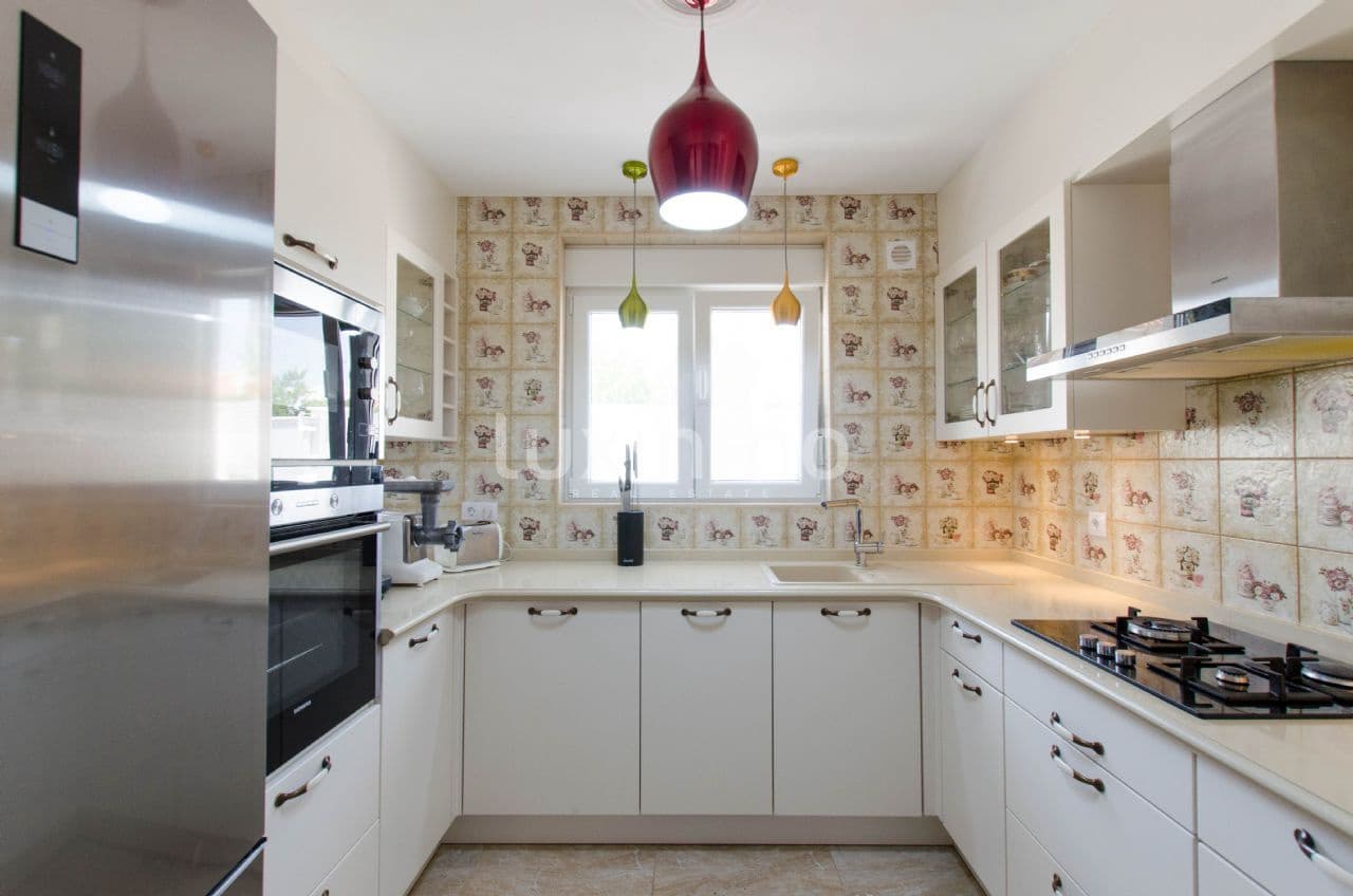 3 bedroom Villa for sale in La Nucia with pool garage - € 640,000 (Ref: 9523853)