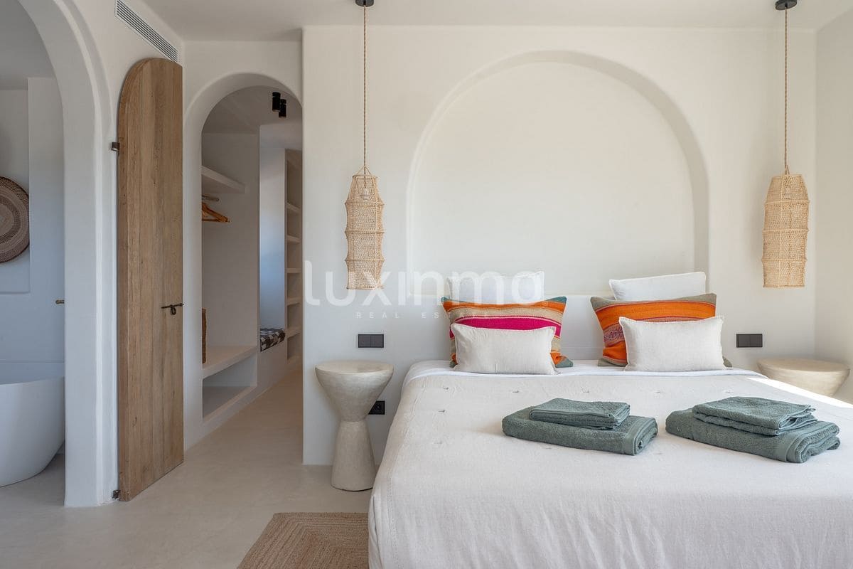 6 soveværelse Villa til salg i Sant Antoni de Portmany med swimmingpool - € 6.900.000 (Ref: 9525703)