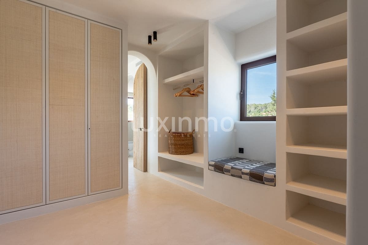 6 soveværelse Villa til salg i Sant Antoni de Portmany med swimmingpool - € 6.900.000 (Ref: 9525703)