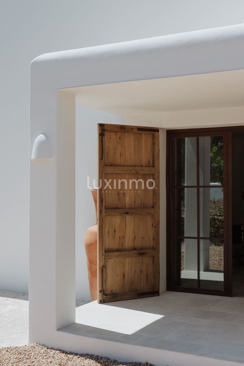 6 soveværelse Villa til salg i Sant Antoni de Portmany med swimmingpool - € 6.900.000 (Ref: 9525703)