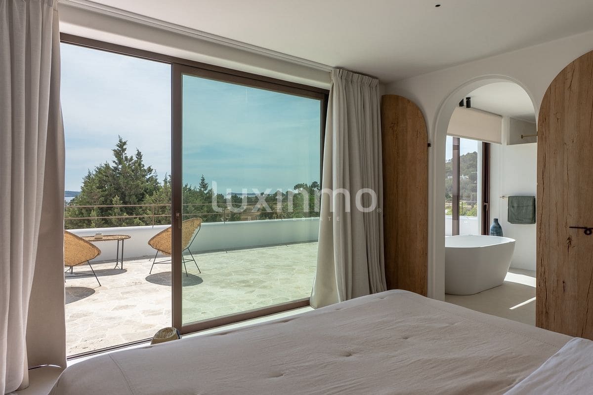 6 soveværelse Villa til salg i Sant Antoni de Portmany med swimmingpool - € 6.900.000 (Ref: 9525703)