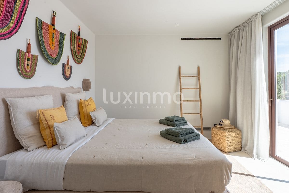 6 soveværelse Villa til salg i Sant Antoni de Portmany med swimmingpool - € 6.900.000 (Ref: 9525703)