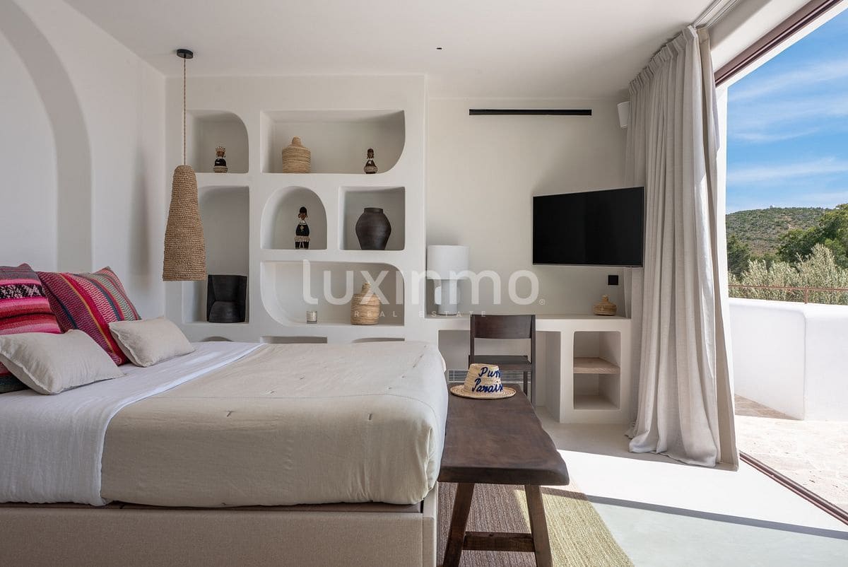 6 soveværelse Villa til salg i Sant Antoni de Portmany med swimmingpool - € 6.900.000 (Ref: 9525703)