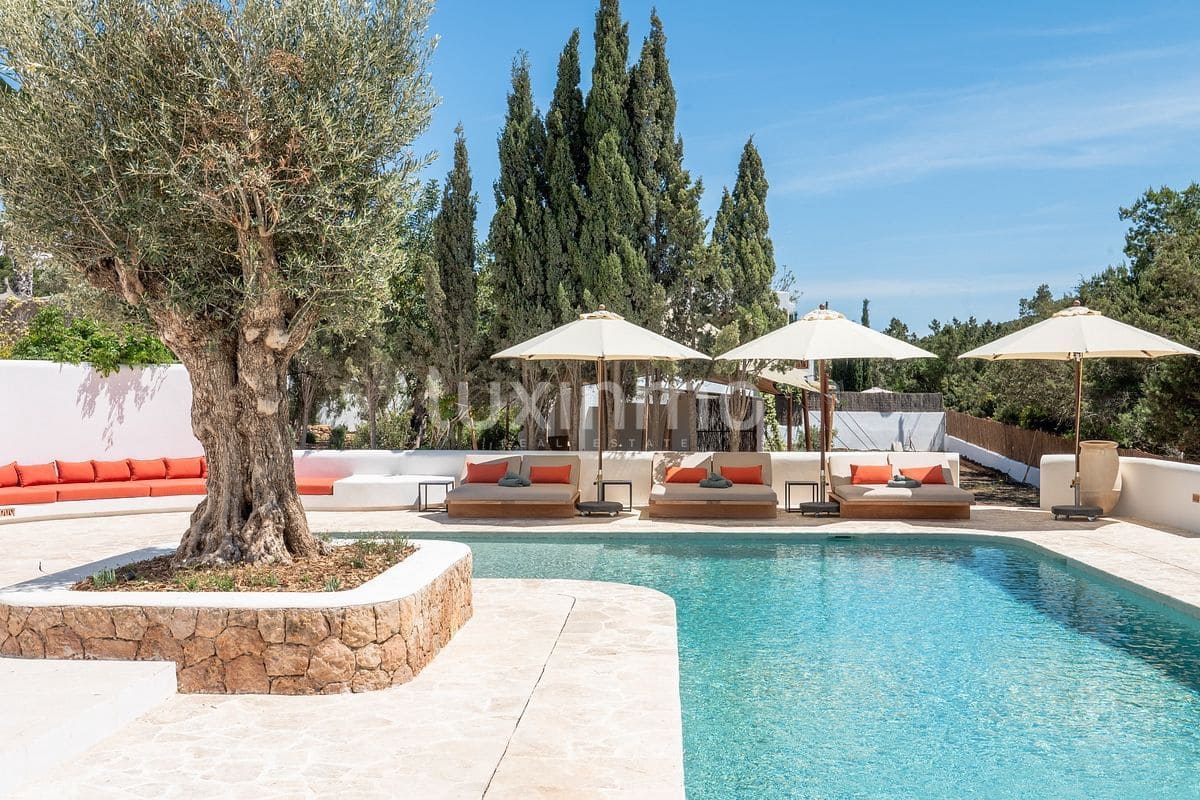 6 soveværelse Villa til salg i Sant Antoni de Portmany med swimmingpool - € 6.900.000 (Ref: 9525703)