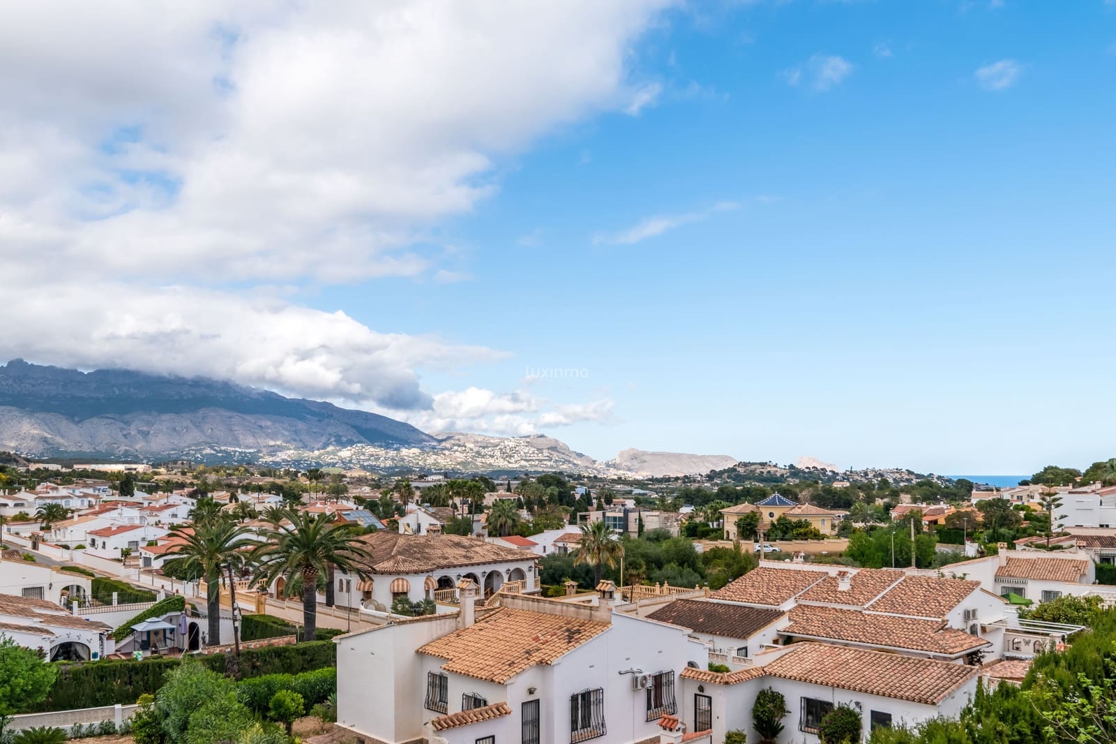 Chalet de 5 habitaciones en Alfaz del Pi / L'Alfàs del Pi en venta con piscina garaje - 588.000 € (Ref: 9529281)