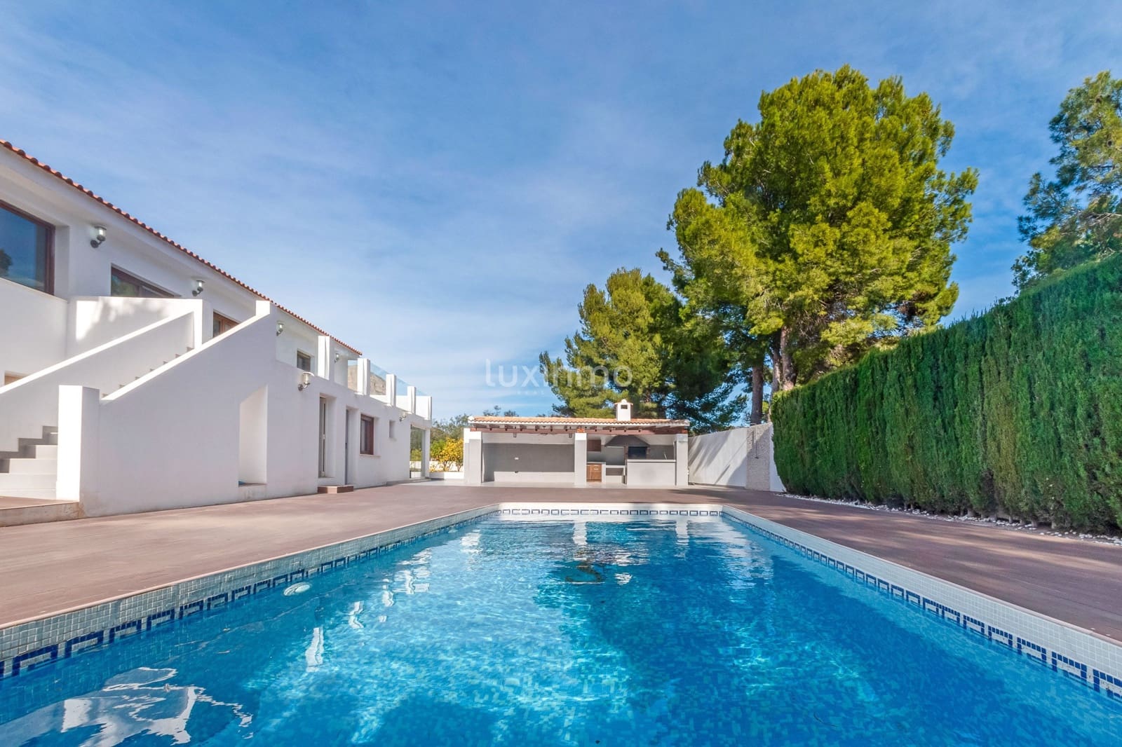 4 bedroom Villa for sale in La Nucia with garage - € 950,000 (Ref: 9529291)