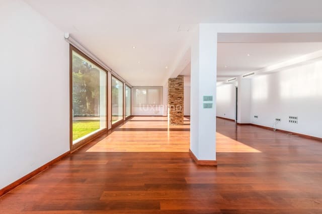 4 bedroom Villa for sale in La Nucia with garage - € 950,000 (Ref: 9529291)