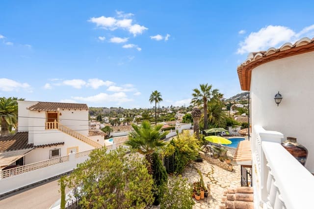 4 soveværelse Villa til salg i Moraira, Teulada-Moraira med swimmingpool garage - € 895.000 (Ref: 9535423)