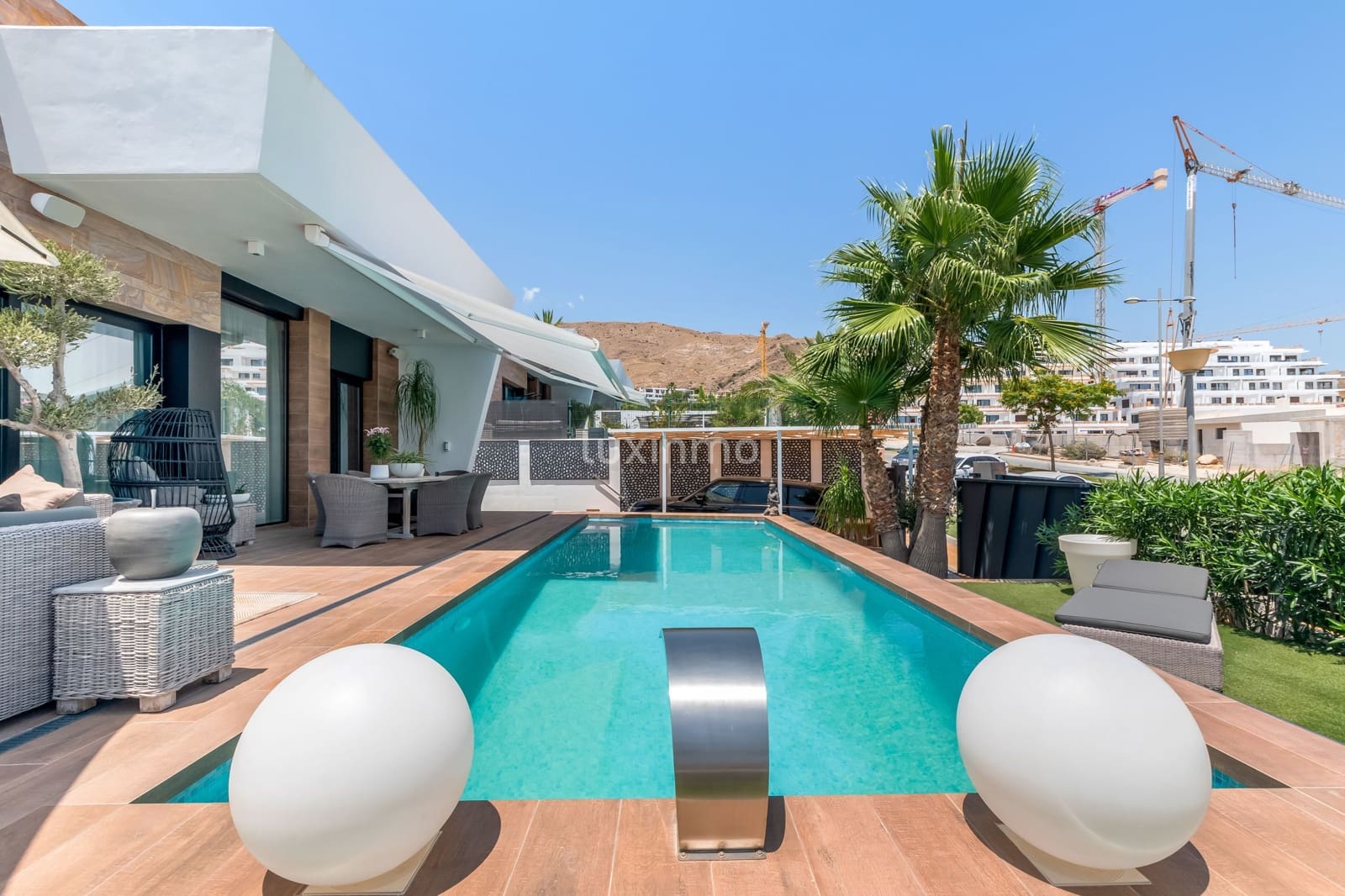 2 slaapkamer Villa te koop in Finestrat met zwembad garage - € 680.000 (Ref: 9535452)