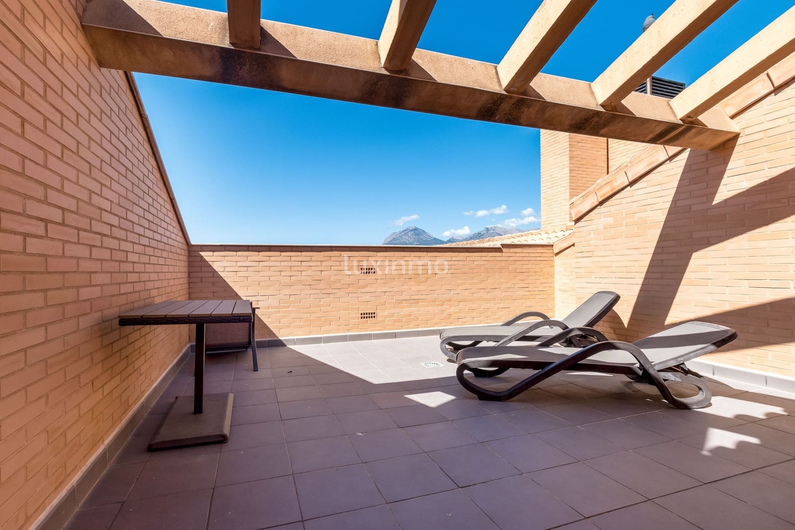 Ático de 1 habitación en Alfaz del Pi / L'Alfàs del Pi en venta con piscina garaje - 426.000 € (Ref: 9535462)