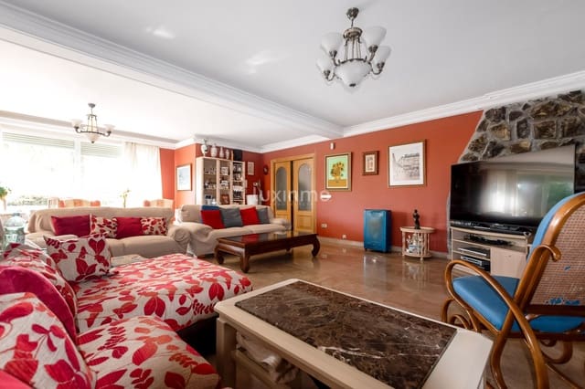 Chalet de 5 habitaciones en Alfaz del Pi / L'Alfàs del Pi en venta con piscina garaje - 650.000 € (Ref: 9536599)