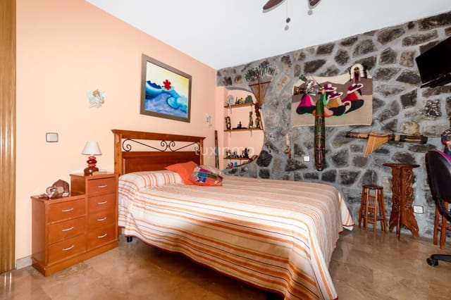 Chalet de 5 habitaciones en Alfaz del Pi / L'Alfàs del Pi en venta con piscina garaje - 650.000 € (Ref: 9536599)