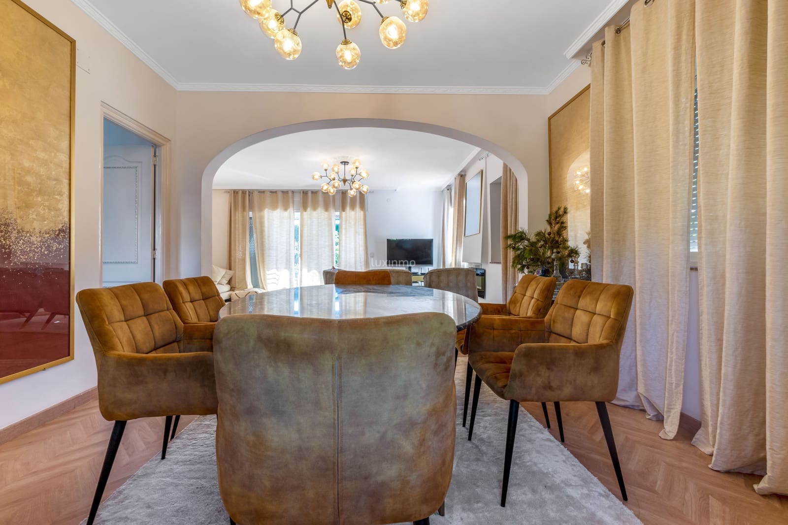 Villa/Maison de 3 chambres à louer à La Nucia avec piscine garage - 3 500 € (Ref: 9539467)