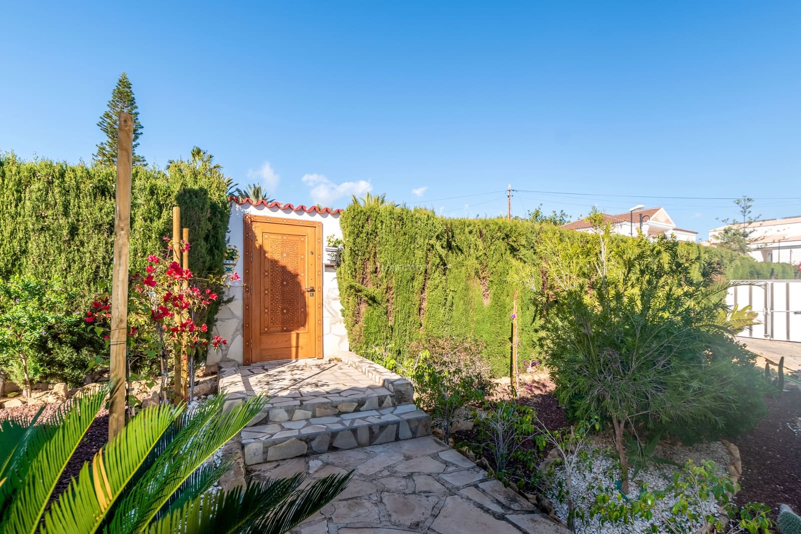 Villa/Maison de 3 chambres à louer à La Nucia avec piscine garage - 3 500 € (Ref: 9539467)