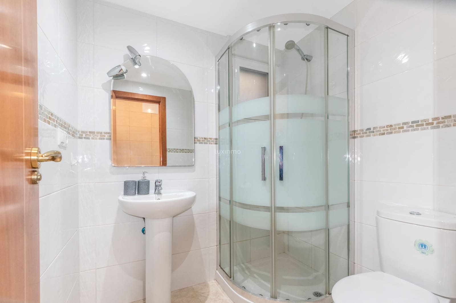 Villa/Maison de 5 chambres à louer à La Nucia avec piscine garage - 5 000 € (Ref: 9539468)